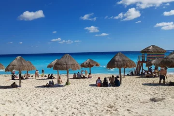 THE MOST FAMOUS BEACH IN CANCÚN